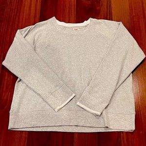 Faherty women’s sz L heather gray w/white trim Legend Sweater crew pullover